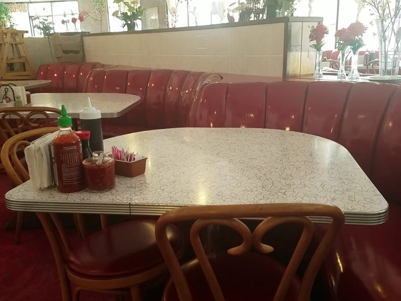 K T Noodles interior